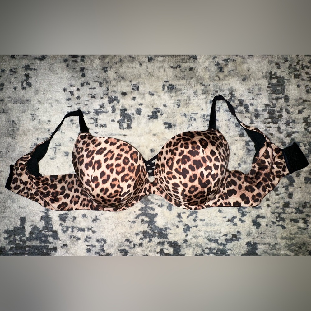 Chic Leopard Print Bra